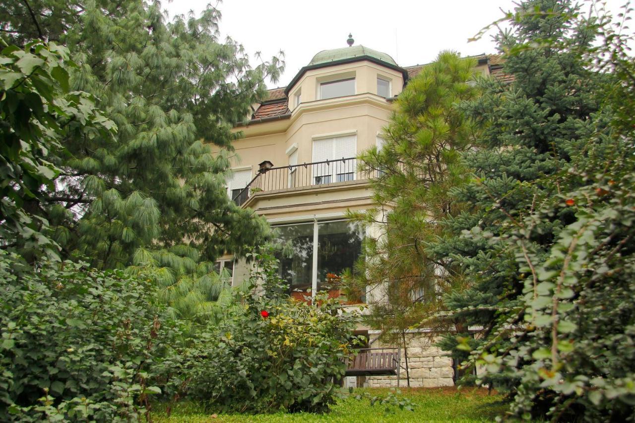 ブダペスト Kalmar Panzio Bed & Breakfast エクステリア 写真